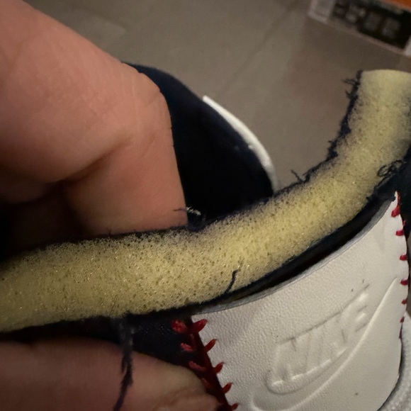 Nike Blazer Mid '77 Vintage in Red & Navy - Picture 9 of 16